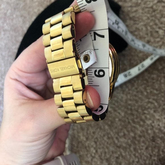 Michael Kors MK 8077 Gold Tone Watch - Picture 7 of 7